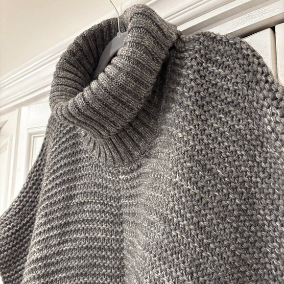 UGG Sweaters I Ugg Chunky Knit Grey Turtleneck Poncho Sweater (One Size) - Picture 7 of 8
